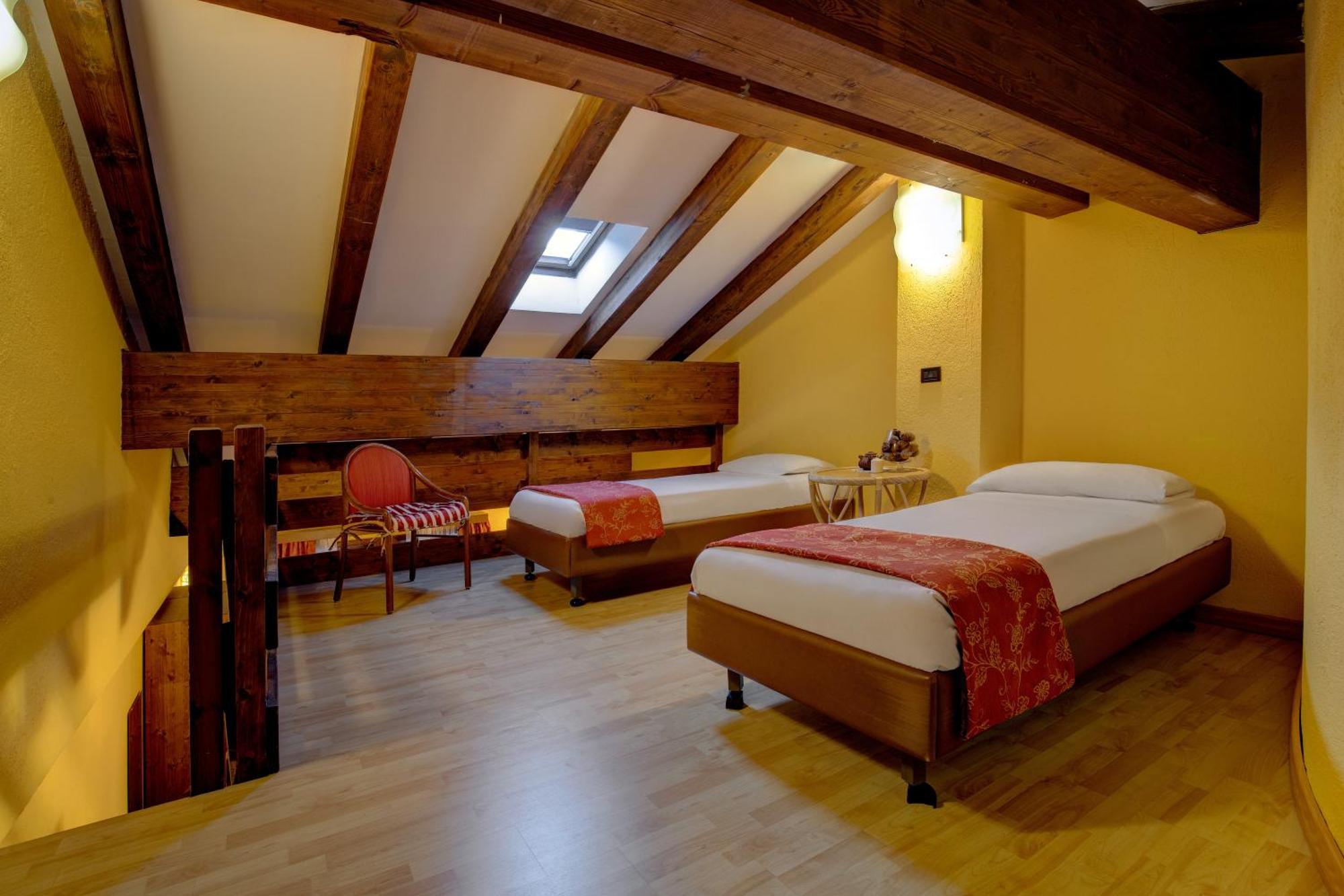 Hotel Ih Mont Blanc 4*