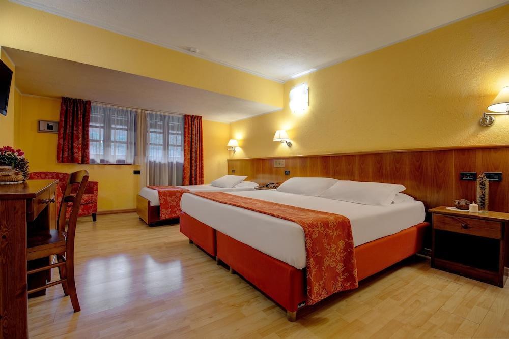 Ih Mont Blanc Hotel 4*
