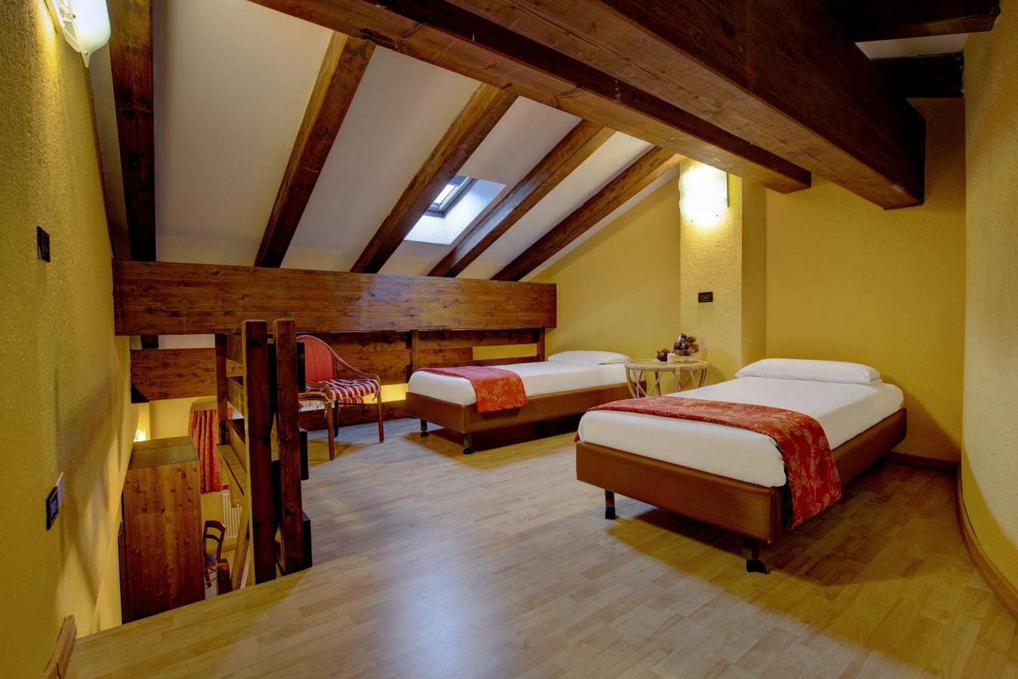Hotel Ih Mont Blanc 4*